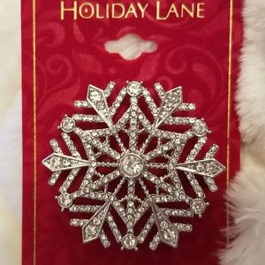 NWT SILVER RHINESTONE SNOWFLAKE PIN S